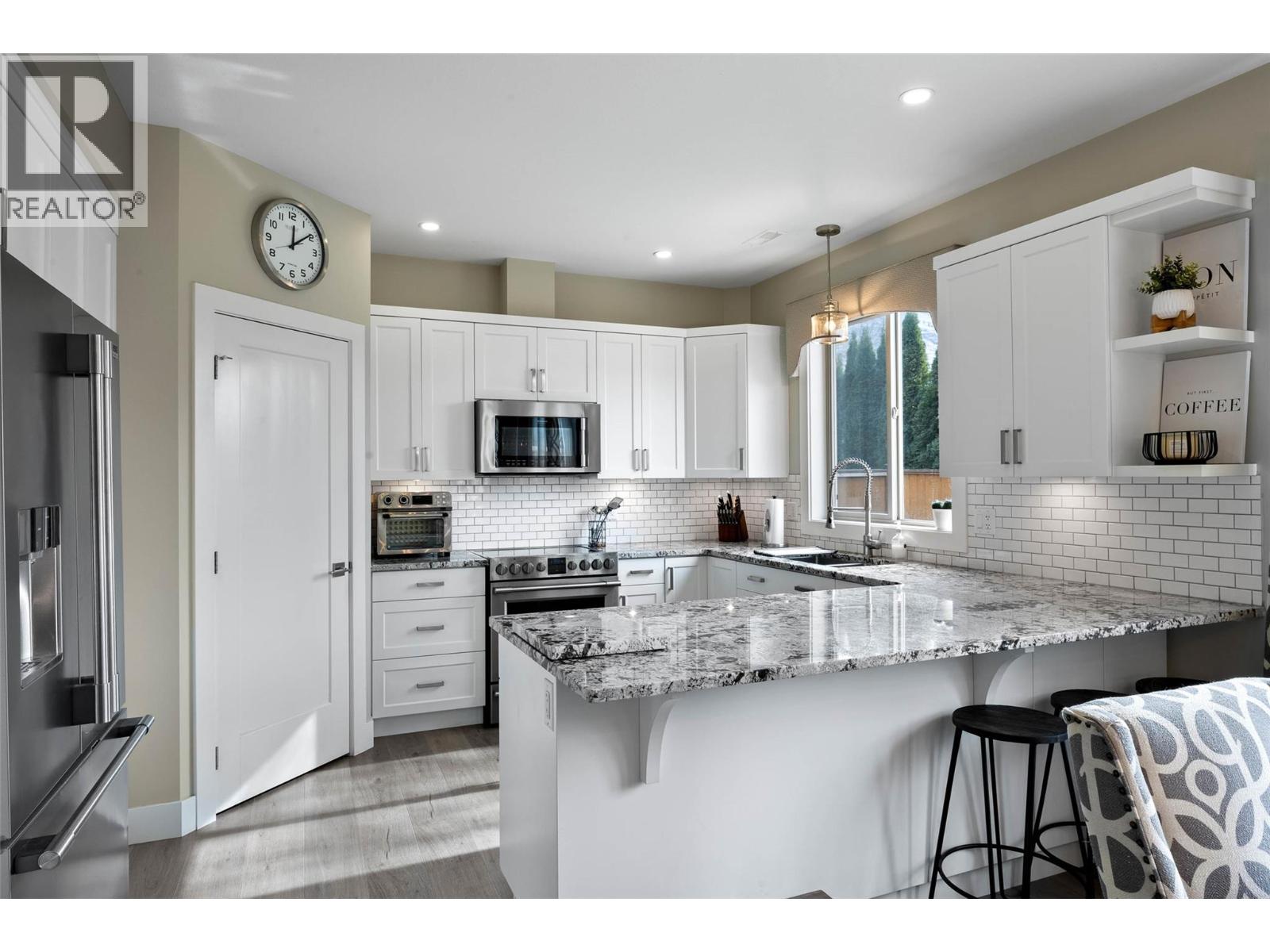 733 Hayward Place, Kamloops, British Columbia  V2B 0G1 - Photo 11 - 10378091