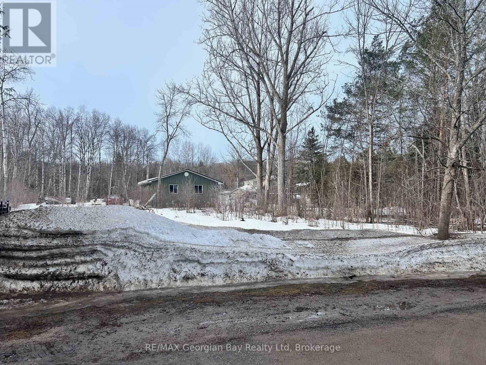 564 Keewatin Avenue, Tay, Ontario  L0K 1R0 - Photo 3 - S12862036