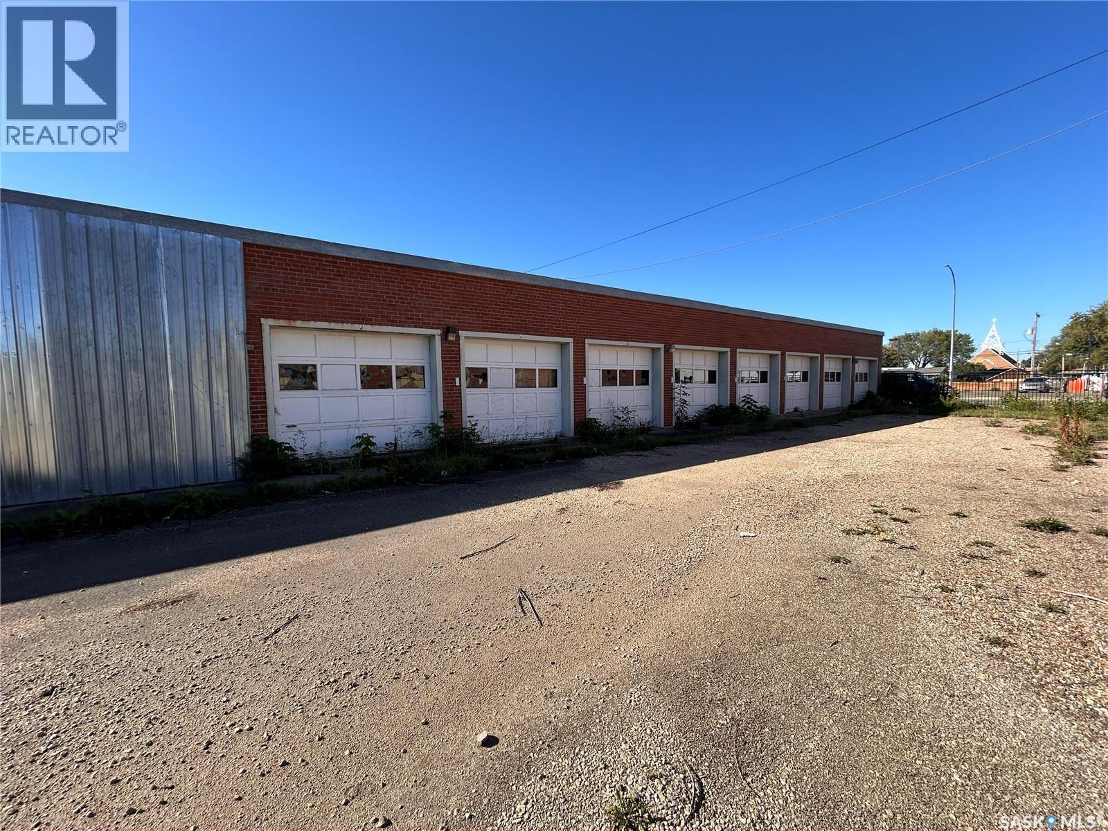 1942 100th Street, North Battleford, Saskatchewan  S9A 0X3 - Photo 3 - SK018282