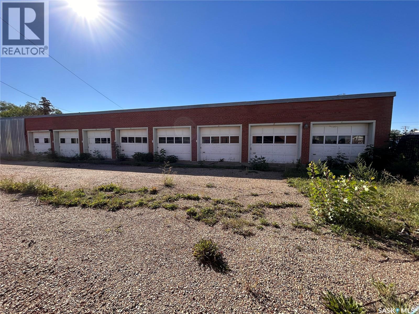 1942 100th Street, North Battleford, Saskatchewan  S9A 0X3 - Photo 2 - SK018282