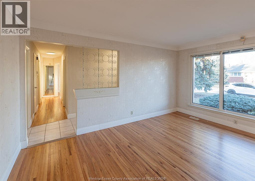 3891 Longfellow, Windsor, Ontario  N9G 2B4 - Photo 7 - 26004847