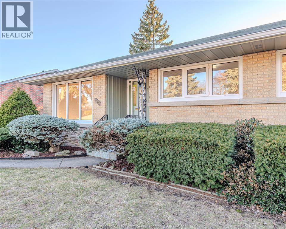 3891 Longfellow, Windsor, Ontario  N9G 2B4 - Photo 4 - 26004847