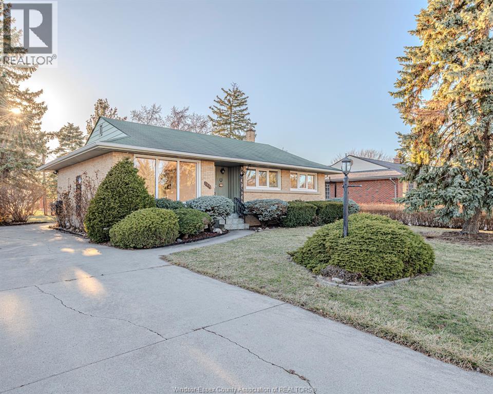 3891 LONGFELLOW, windsor, Ontario
