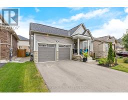 61 KIRVAN STREET, centre wellington (fergus), Ontario