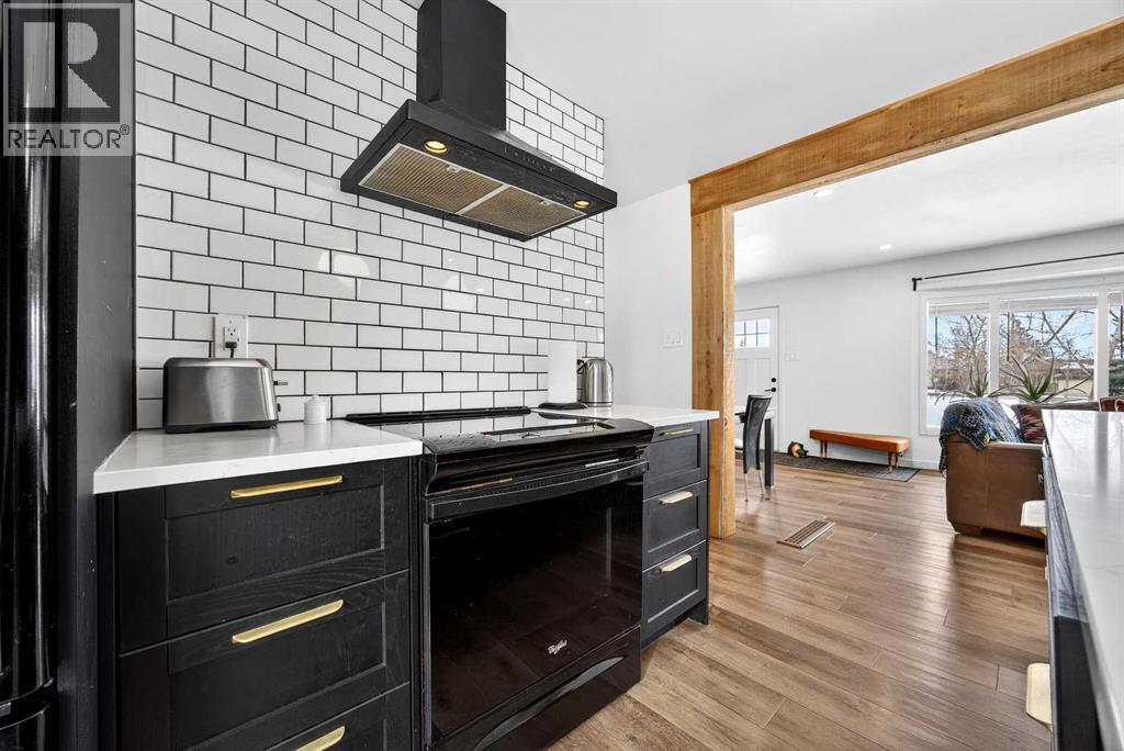 23 Beaupre Crescent Nw, Calgary, Alberta  T3B 2S9 - Photo 7 - A2285320