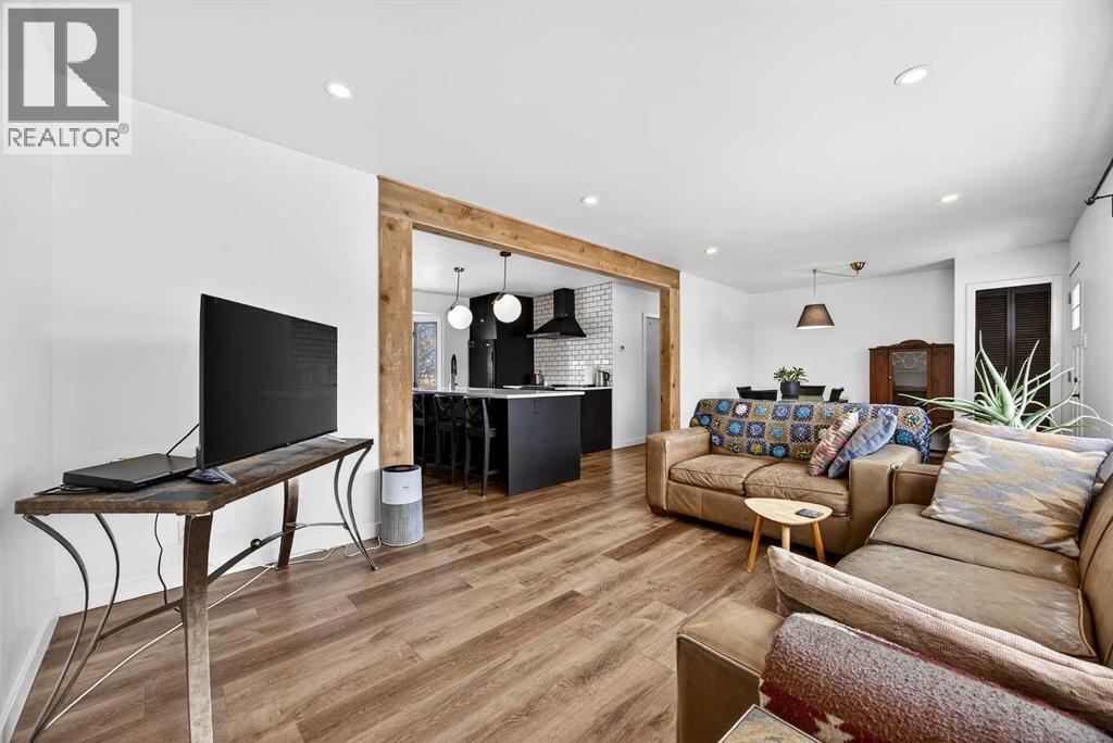 23 Beaupre Crescent Nw, Calgary, Alberta  T3B 2S9 - Photo 3 - A2285320