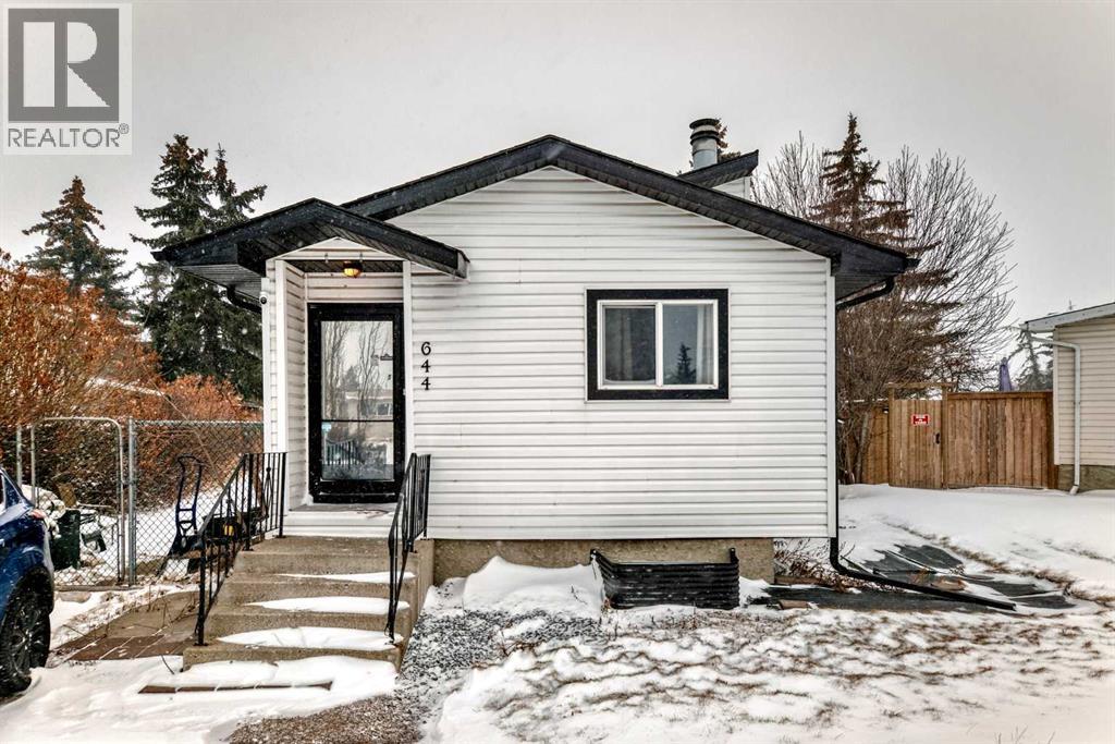 644 Spring Haven Court Se, Airdrie, Alberta  T4A 1C2 - Photo 1 - A2288459