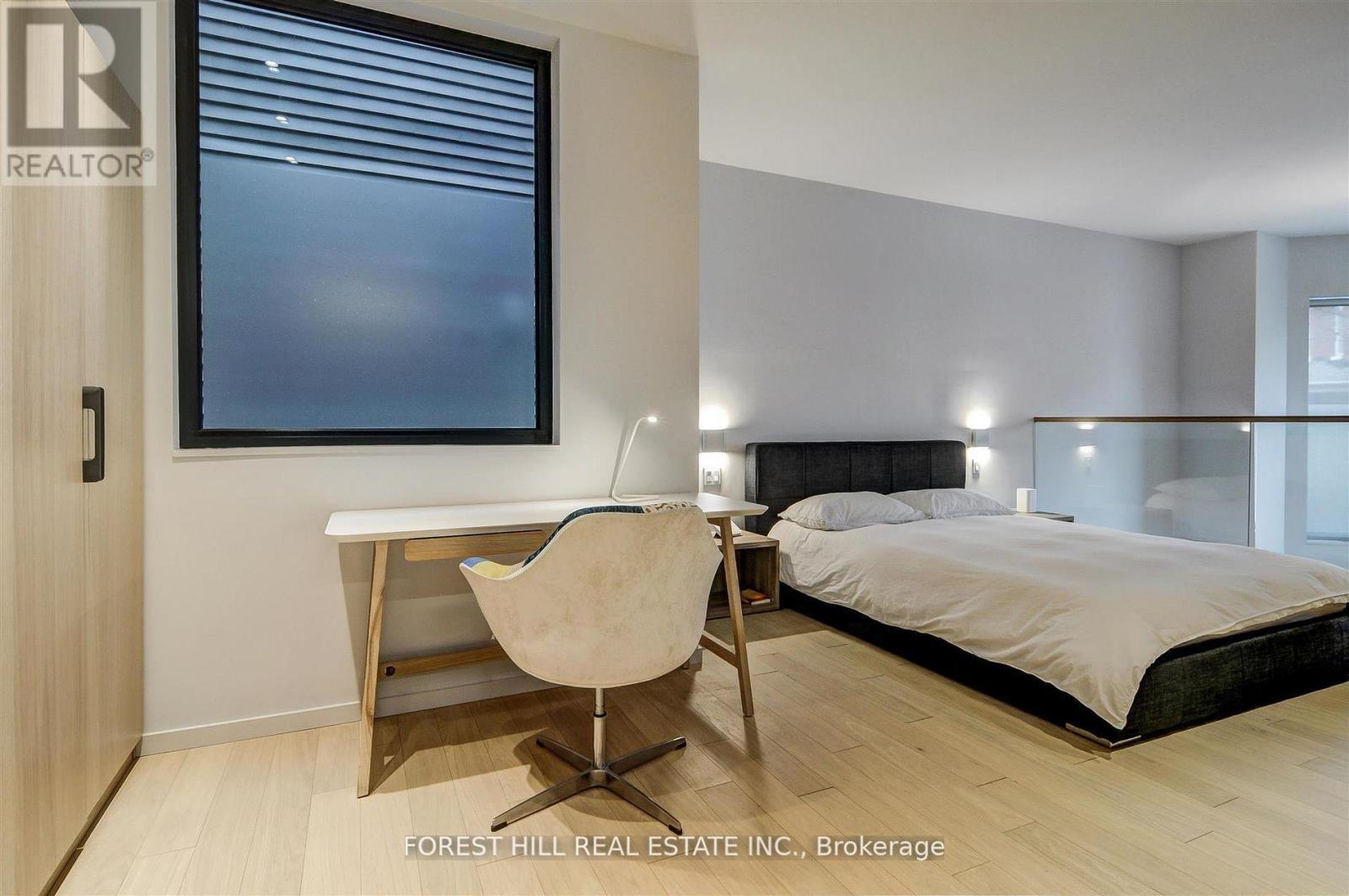 1 - 117 ROBERT STREET Toronto (University), ON M5S 2K5