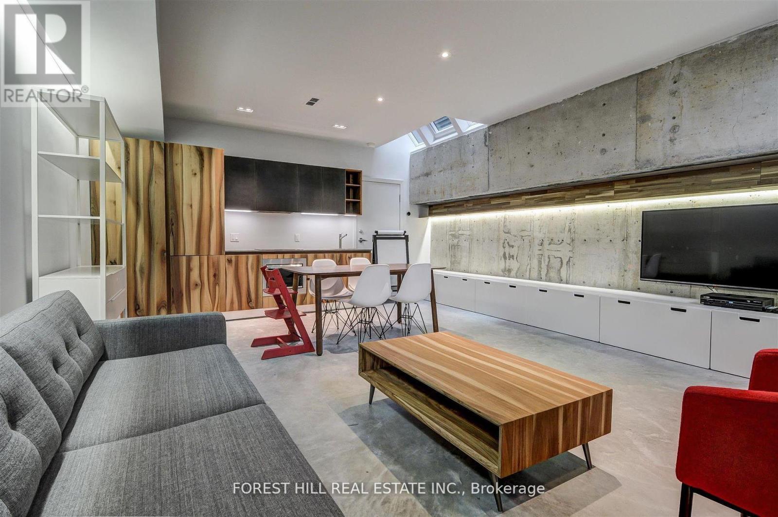 1 - 117 ROBERT STREET Toronto (University), ON M5S 2K5