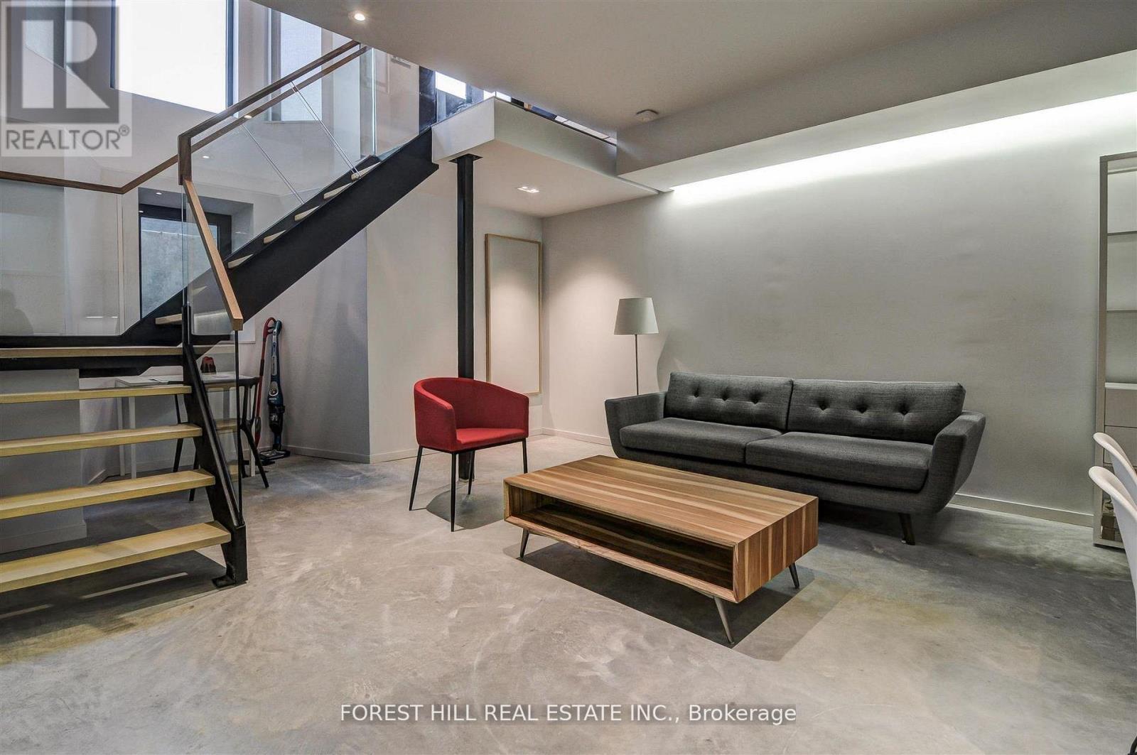 1 - 117 ROBERT STREET Toronto (University), ON M5S 2K5