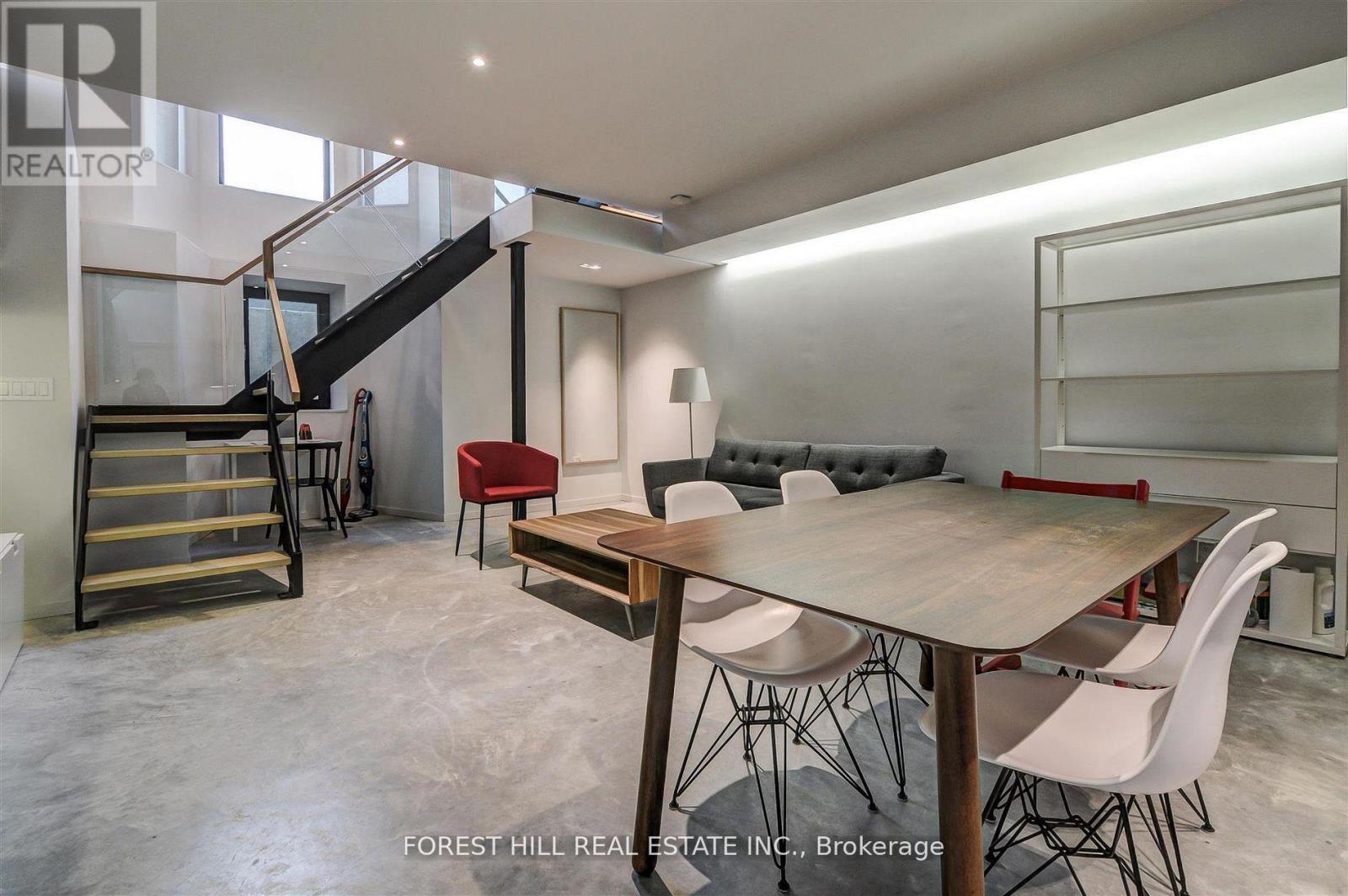 1 - 117 ROBERT STREET Toronto (University), ON M5S 2K5