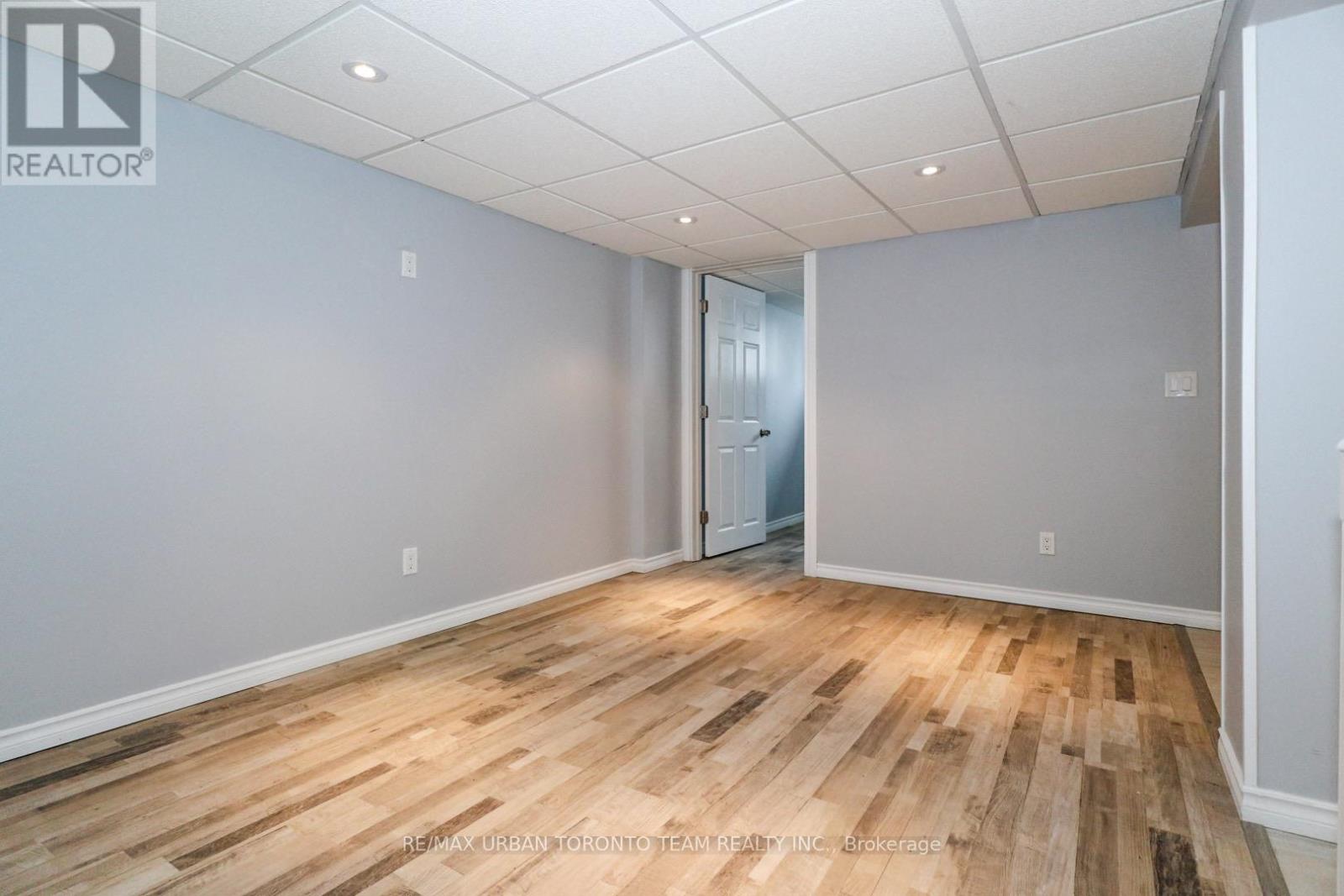 Lower - 745 Coxwell Avenue, Toronto, Ontario  M4C 3C5 - Photo 3 - E12861984