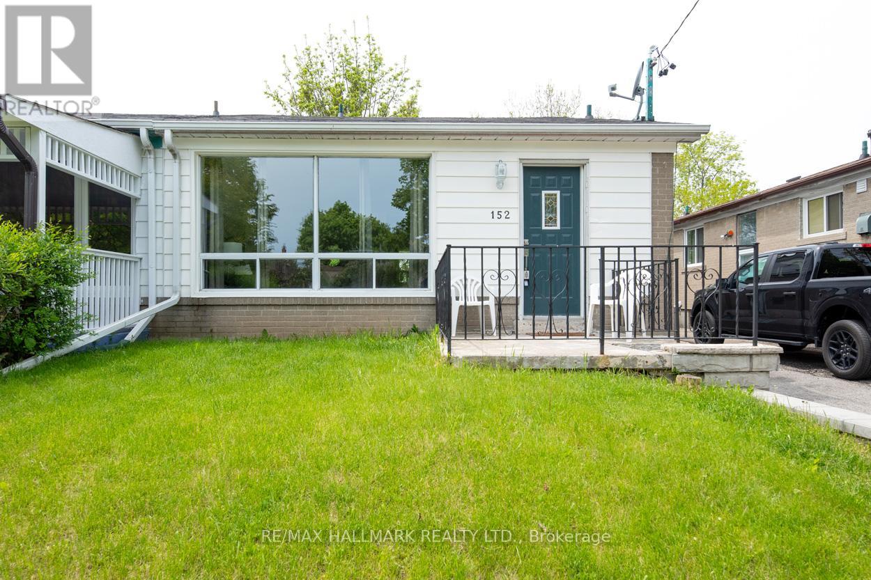 152 Santamonica Boulevard, Toronto, Ontario  M1L 4H6 - Photo 2 - E12862154