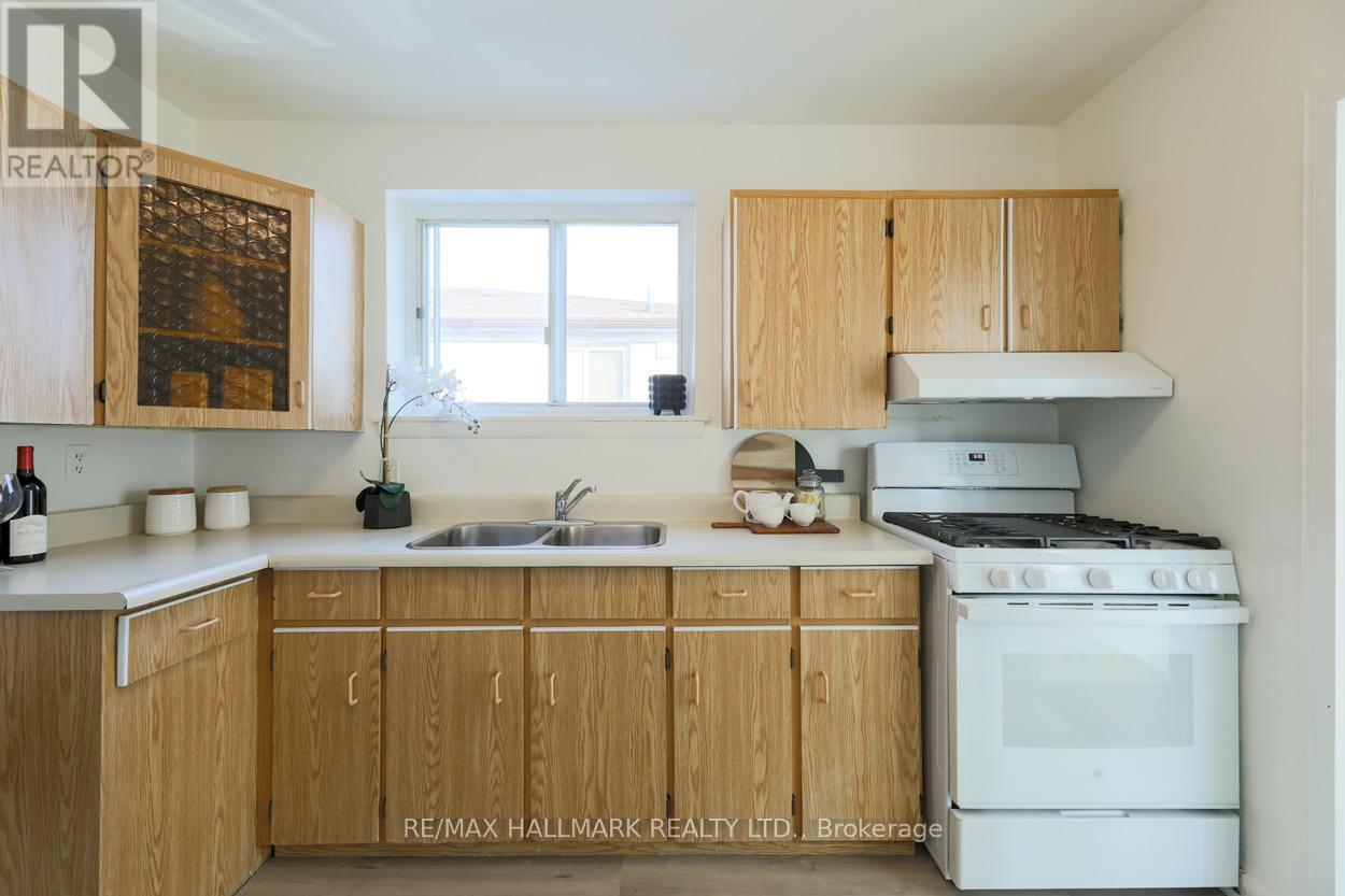 152 Santamonica Boulevard, Toronto, Ontario  M1L 4H6 - Photo 7 - E12862154