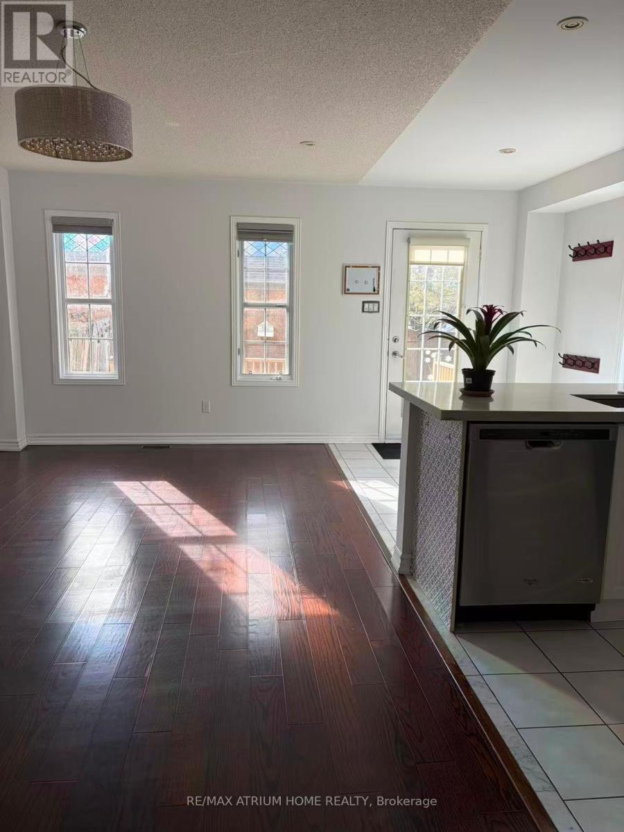 56 Ellesmere Street, Richmond Hill, Ontario  L4B 4E2 - Photo 4 - N12862020