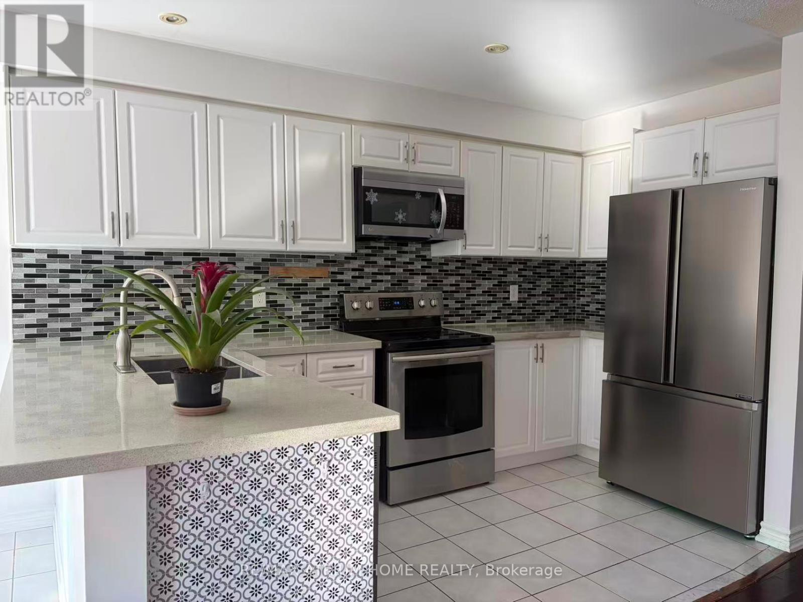 56 Ellesmere Street, Richmond Hill, Ontario  L4B 4E2 - Photo 5 - N12862020