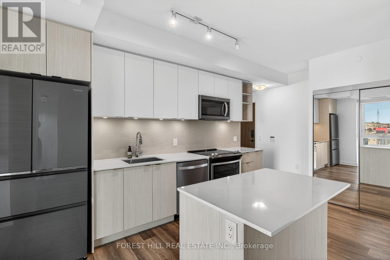 529 - 100 Eagle Rock Way, Vaughan, Ontario  L6A 5B9 - Photo 5 - N12862092