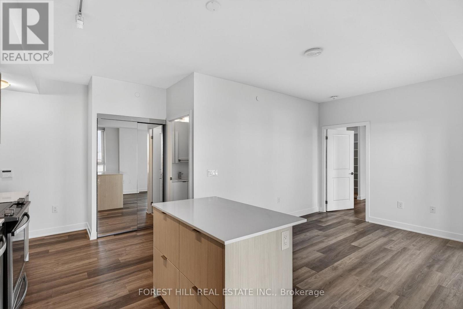 529 - 100 Eagle Rock Way, Vaughan, Ontario  L6A 5B9 - Photo 6 - N12862092