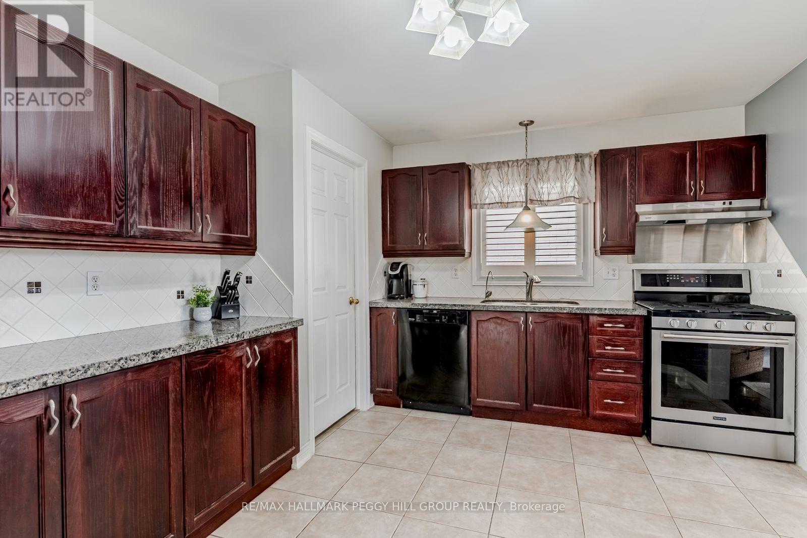 25 Kell Place, Barrie (Bayshore), Ontario  L4N 9K4 - Photo 5 - S12862052