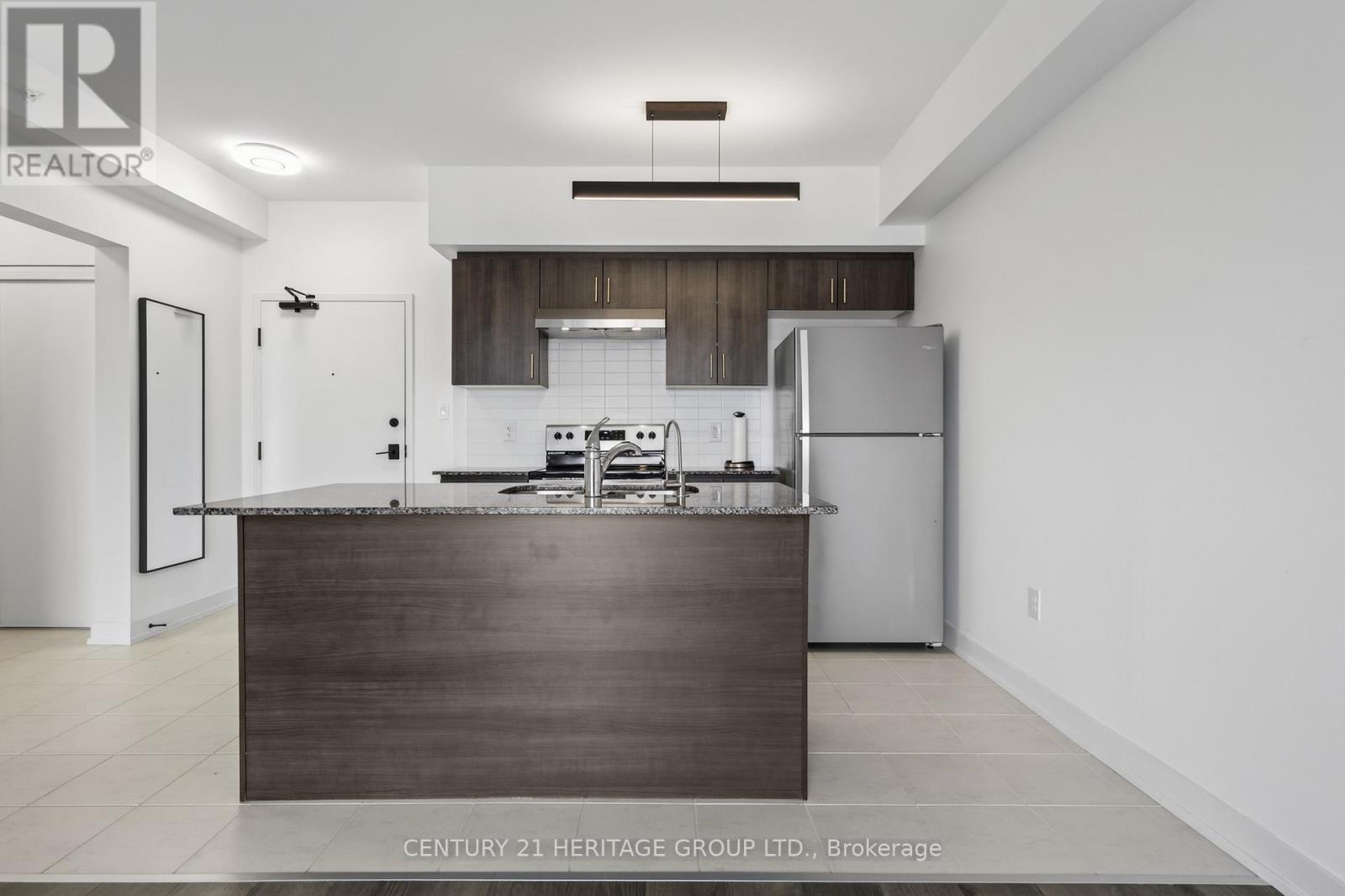 4 Spice Way, Barrie, Ontario  L9J 0M2 - Photo 10 - S12862132