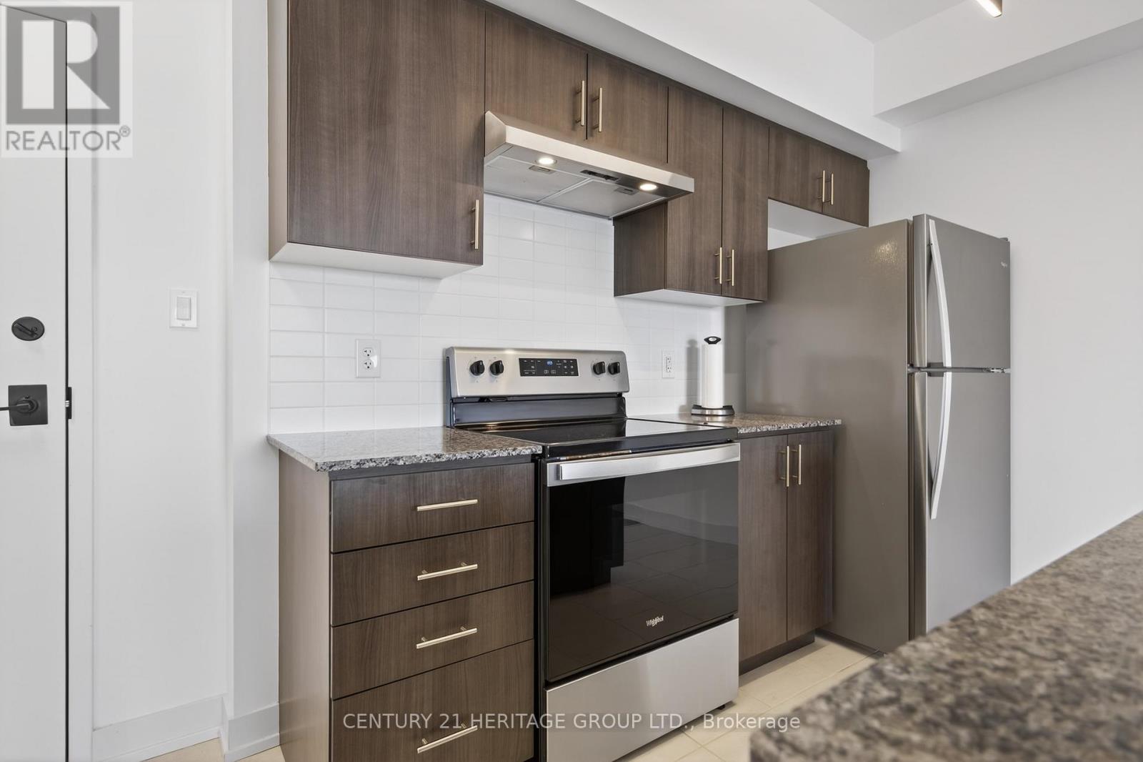 4 Spice Way, Barrie, Ontario  L9J 0M2 - Photo 12 - S12862132