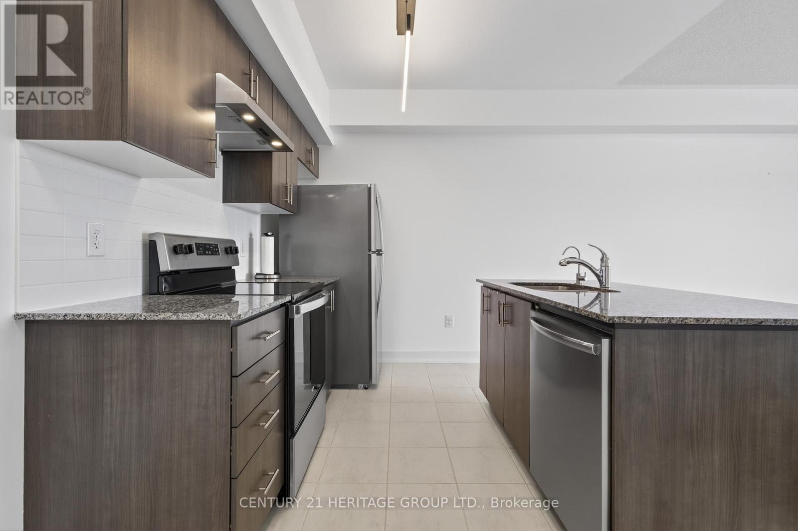 4 Spice Way, Barrie, Ontario  L9J 0M2 - Photo 13 - S12862132