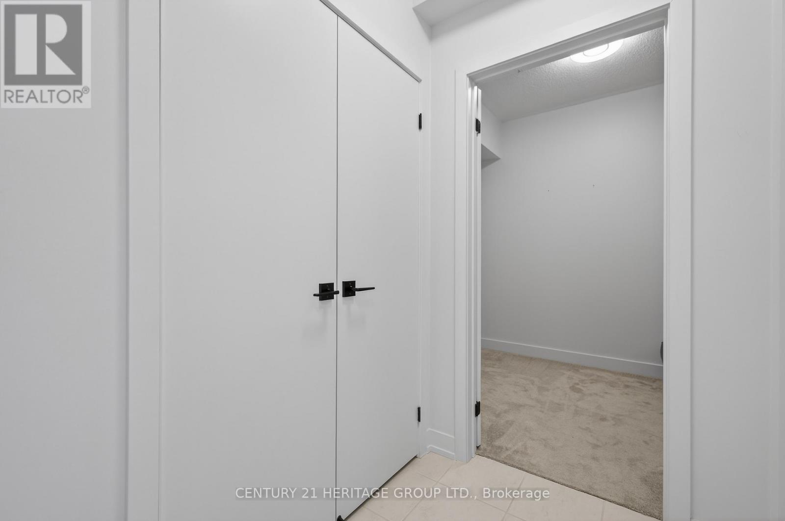 4 Spice Way, Barrie, Ontario  L9J 0M2 - Photo 15 - S12862132