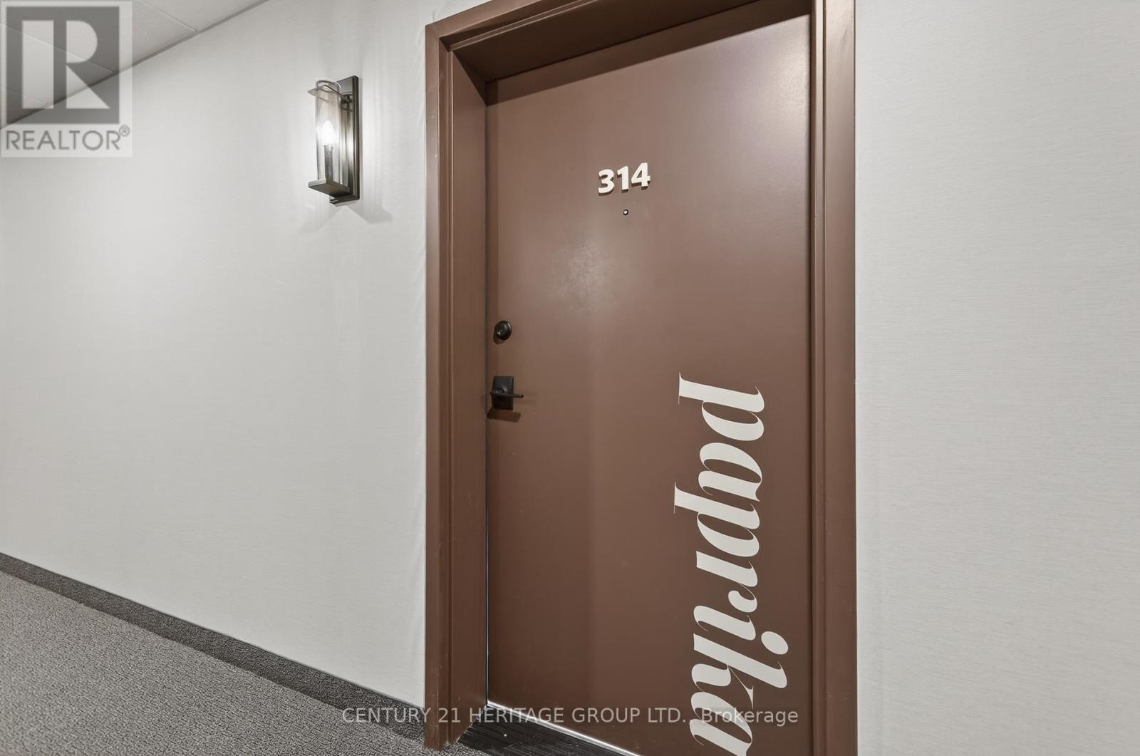 4 Spice Way, Barrie, Ontario  L9J 0M2 - Photo 4 - S12862132