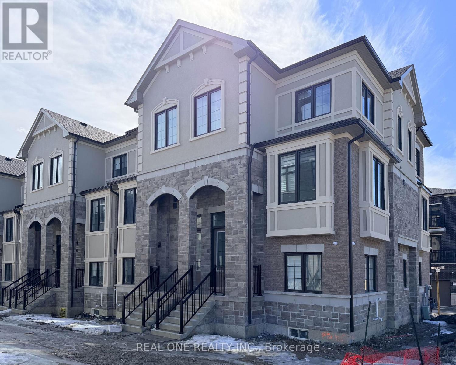 6 Mermot Lane, Richmond Hill, Ontario  L4B 0J5 - Photo 2 - N12780480