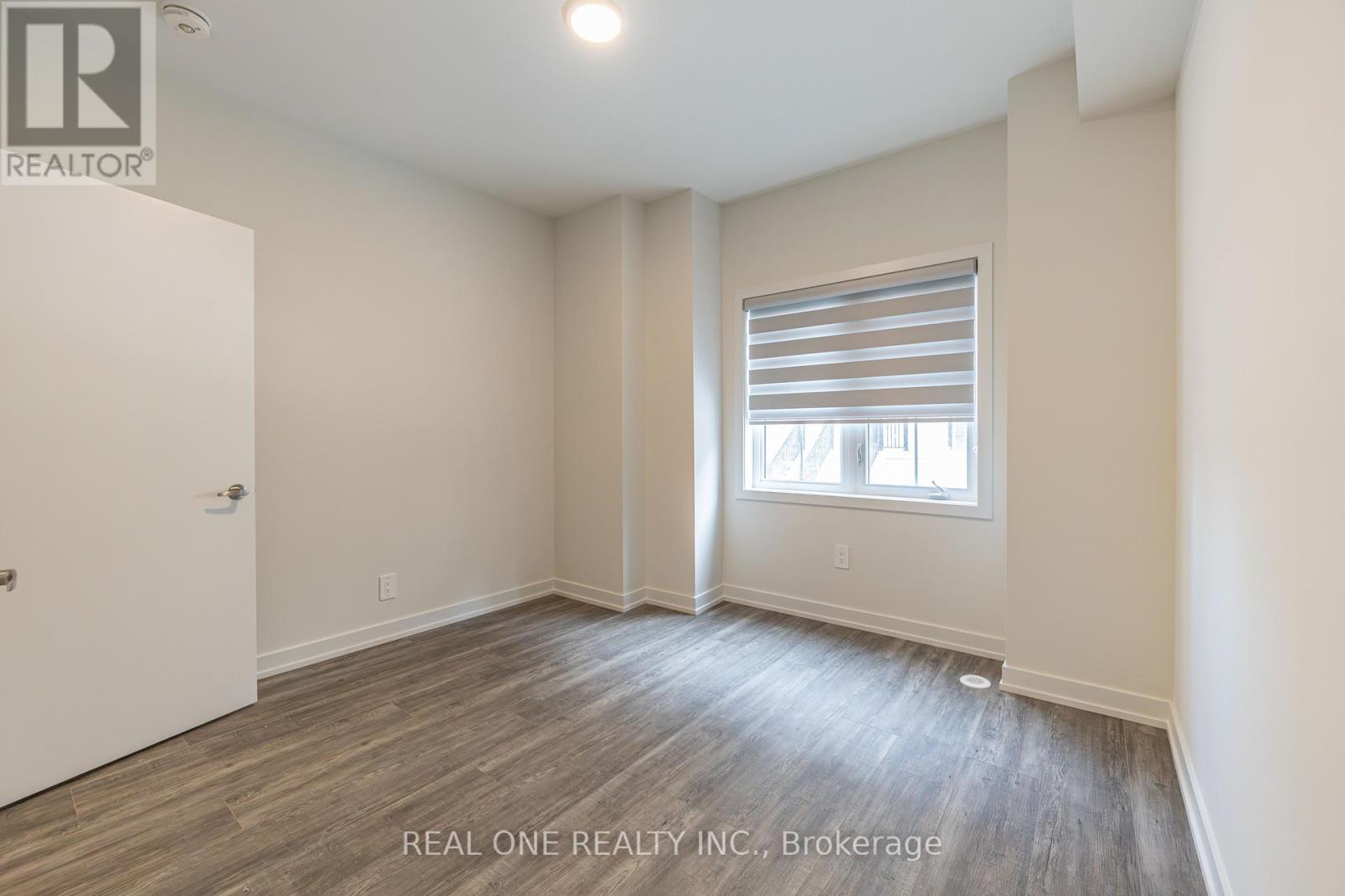 6 Mermot Lane, Richmond Hill, Ontario  L4B 0J5 - Photo 5 - N12780480