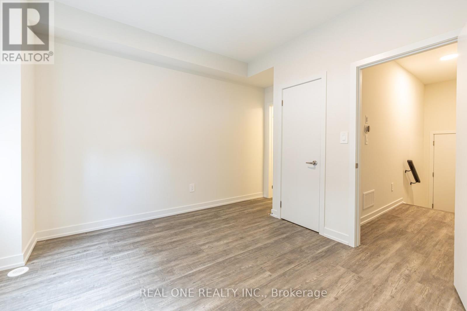 6 Mermot Lane, Richmond Hill, Ontario  L4B 0J5 - Photo 6 - N12780480