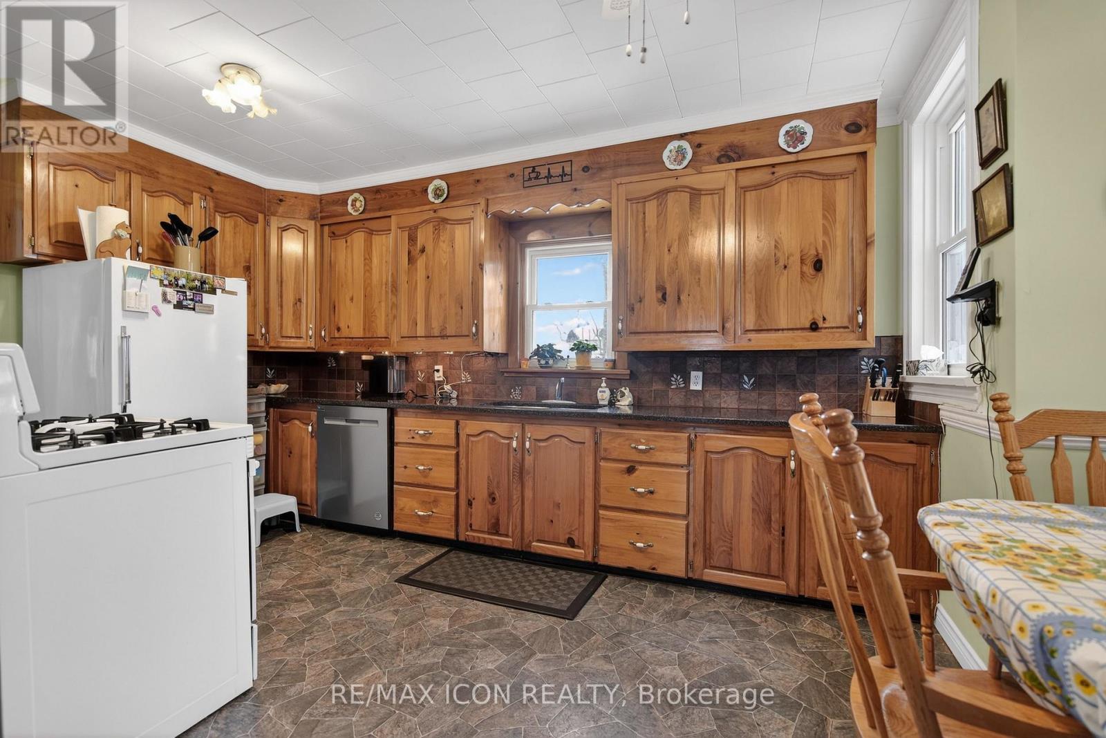 38236 Fingal Line, Southwold, Ontario  N5P 3S5 - Photo 18 - X12724300