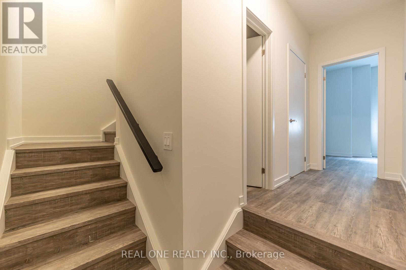 6 Mermot Lane, Richmond Hill, Ontario  L4B 0J5 - Photo 7 - N12780480