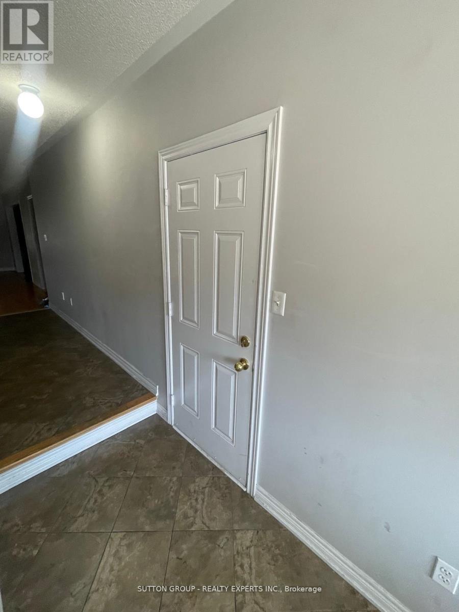 16 Freedom Oaks Trail, Brampton, Ontario  L6P 0B5 - Photo 6 - W12861980