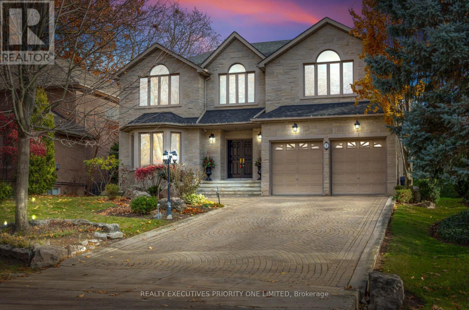 7 FINCHLEY ROAD, Toronto, Ontario