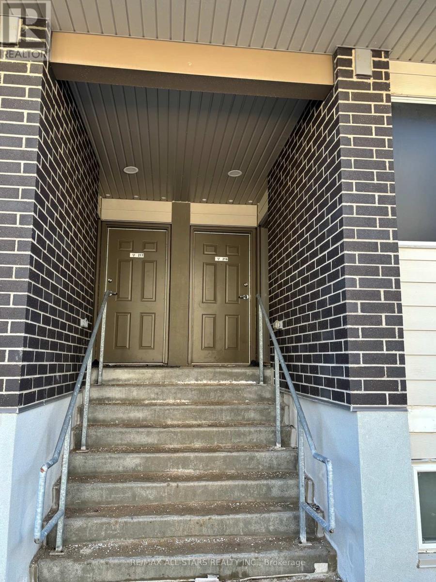 216 - 338 Albert Street, Waterloo, Ontario  N2L 3T8 - Photo 2 - X12858400