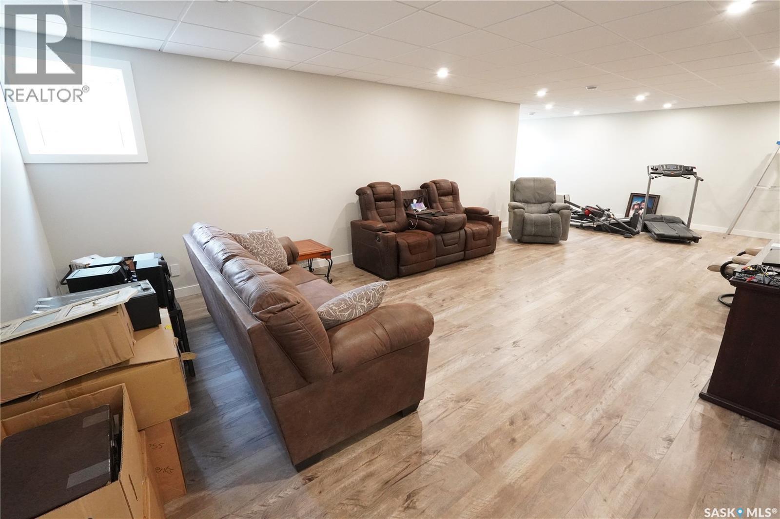 44 Crescent Drive, Avonlea, Saskatchewan  S0H 0C0 - Photo 15 - SK030007