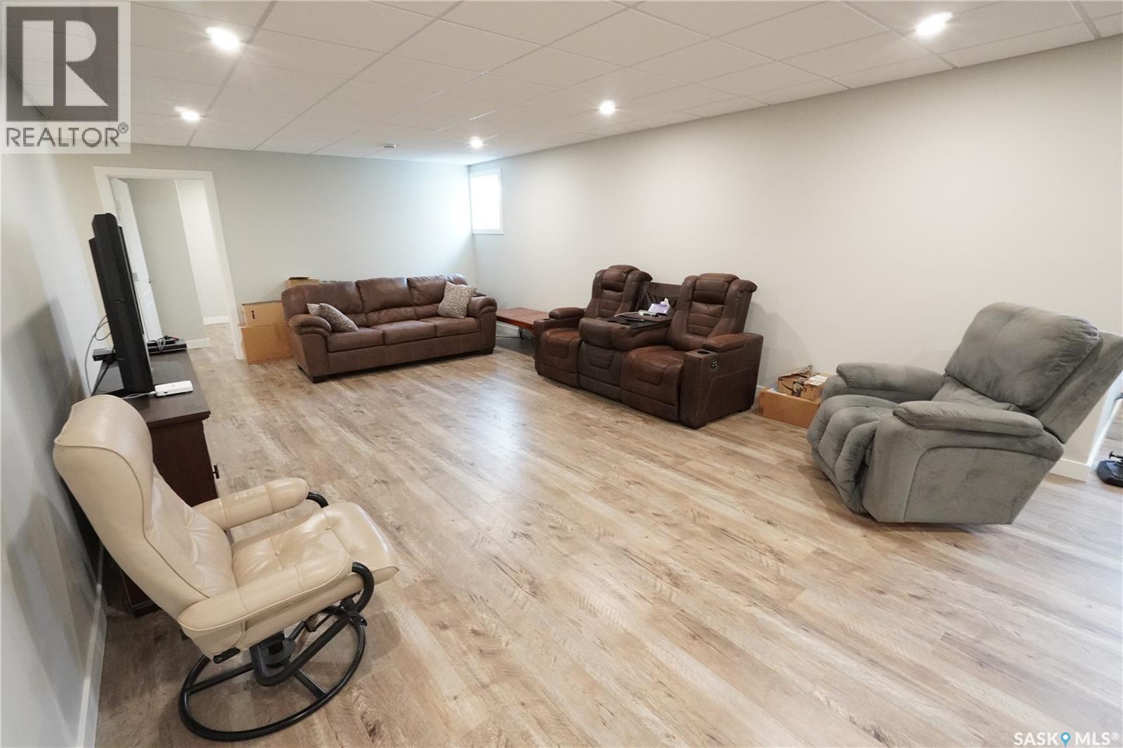 44 Crescent Drive, Avonlea, Saskatchewan  S0H 0C0 - Photo 16 - SK030007