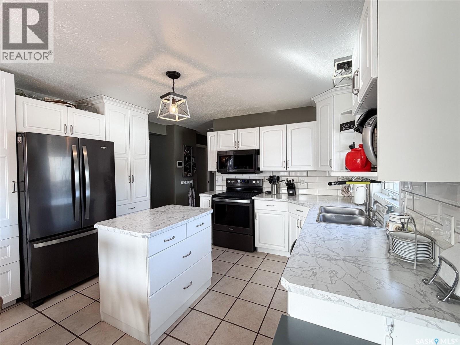 1 Morin Crescent, Meadow Lake, Saskatchewan  S9X 1Z8 - Photo 10 - SK030001