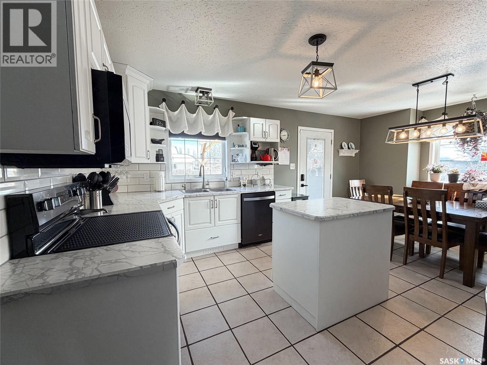 1 Morin Crescent, Meadow Lake, Saskatchewan  S9X 1Z8 - Photo 12 - SK030001