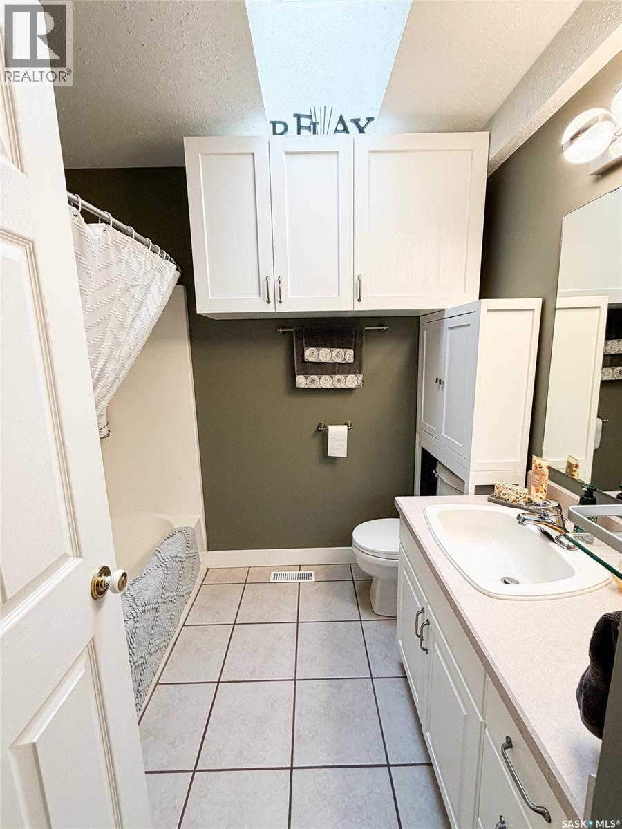 1 Morin Crescent, Meadow Lake, Saskatchewan  S9X 1Z8 - Photo 14 - SK030001