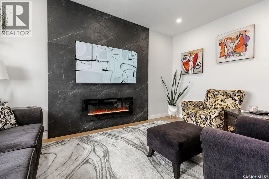 241 Feheregyhazi Boulevard, Saskatoon, Saskatchewan  S7W 0C2 - Photo 2 - SK029999