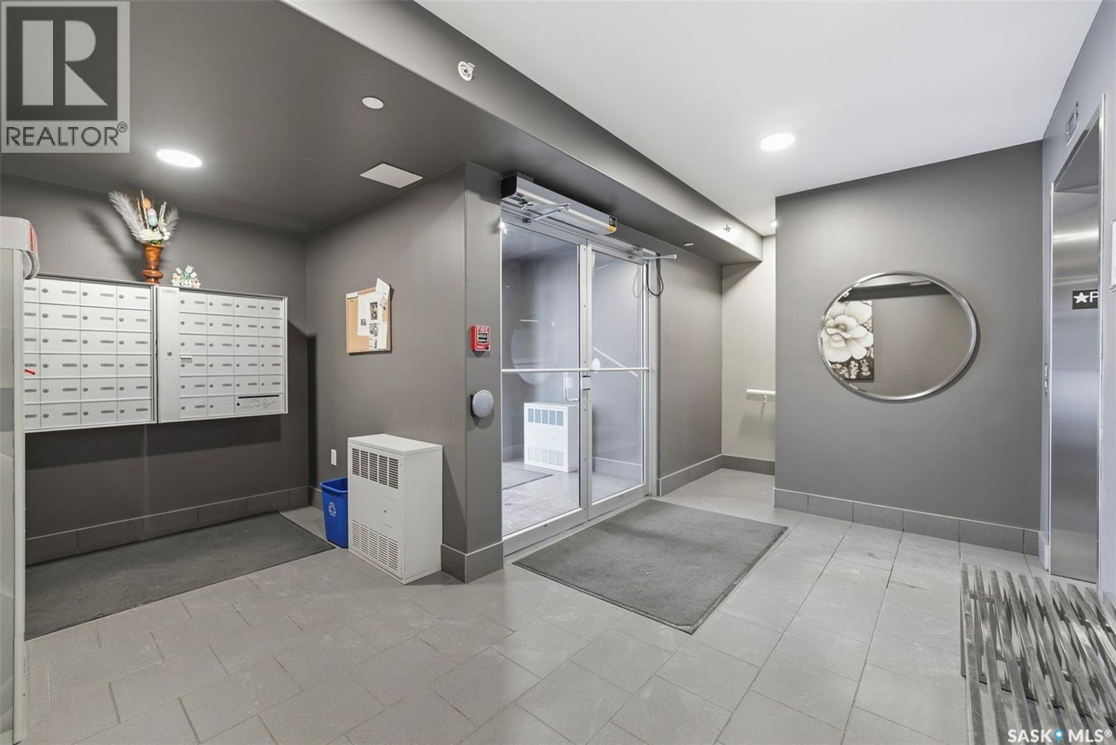 5107 110 Willis Crescent, Saskatoon, Saskatchewan  S7T 0N5 - Photo 3 - SK029997