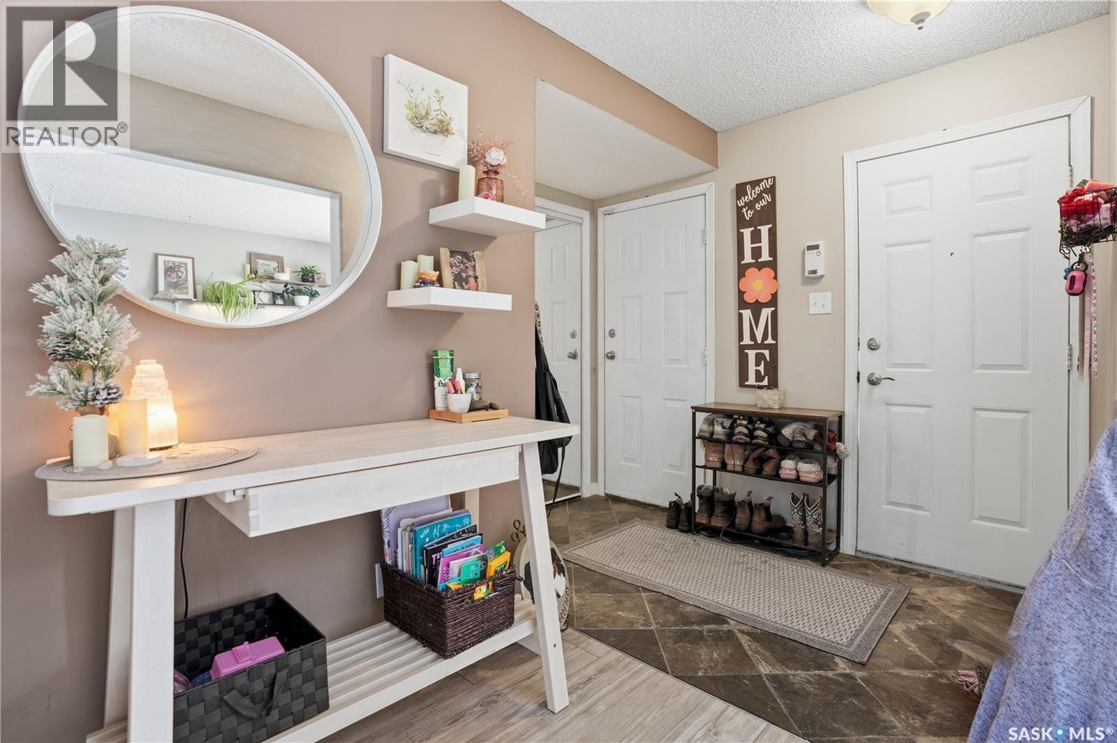 5935 Gibbings Bay, Regina, Saskatchewan  S4X 4B4 - Photo 3 - SK029956