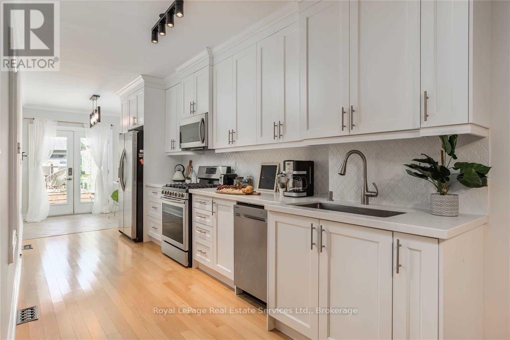 148 Major Street, Toronto, Ontario  M5S 2L2 - Photo 7 - C12859286