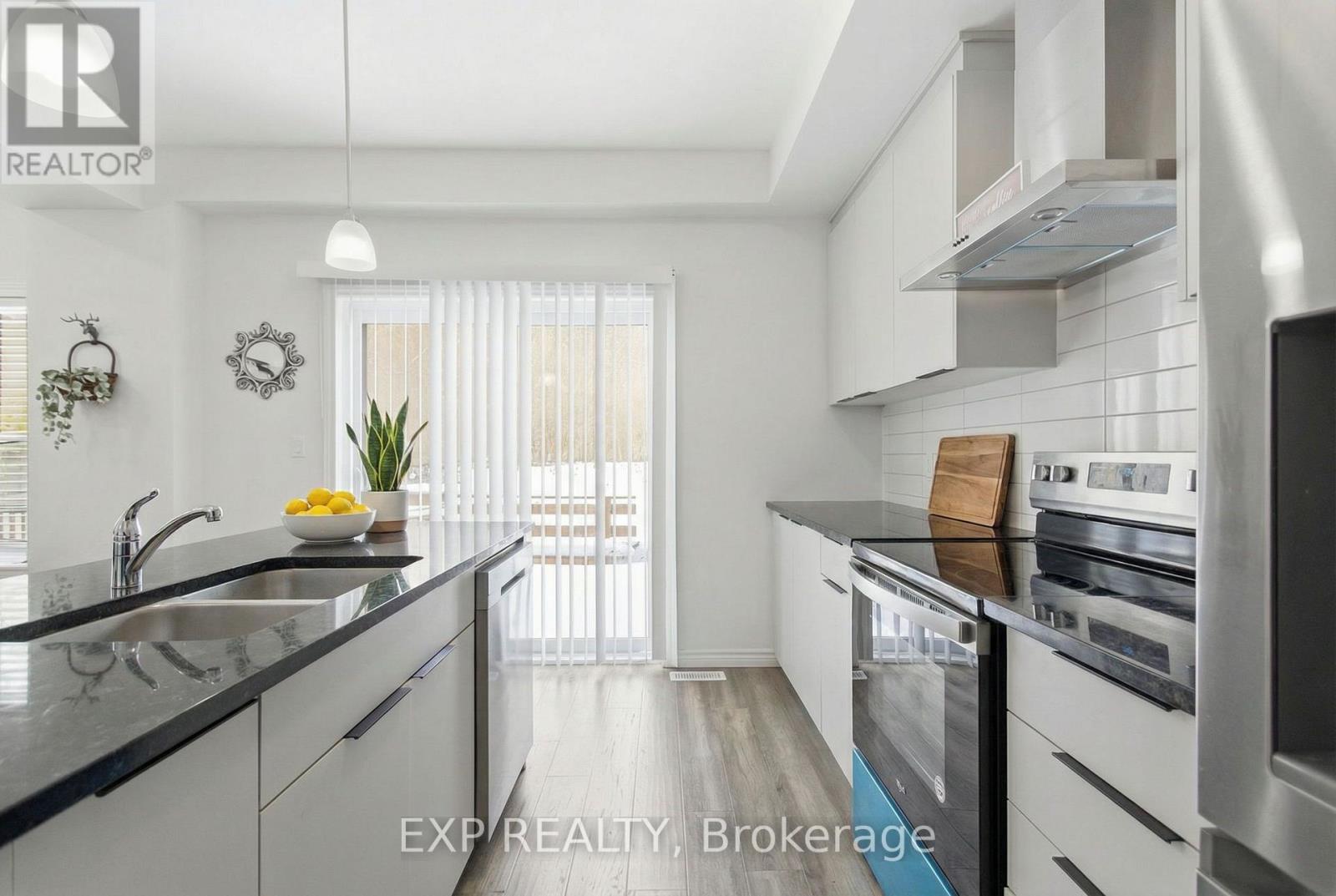 59 Monarch Woods Drive, Kitchener, Ontario  N2P 0K1 - Photo 10 - X12862148