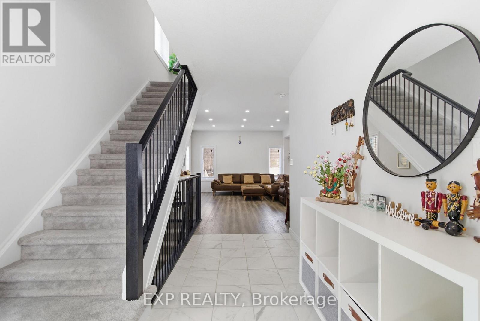 59 Monarch Woods Drive, Kitchener, Ontario  N2P 0K1 - Photo 4 - X12862148