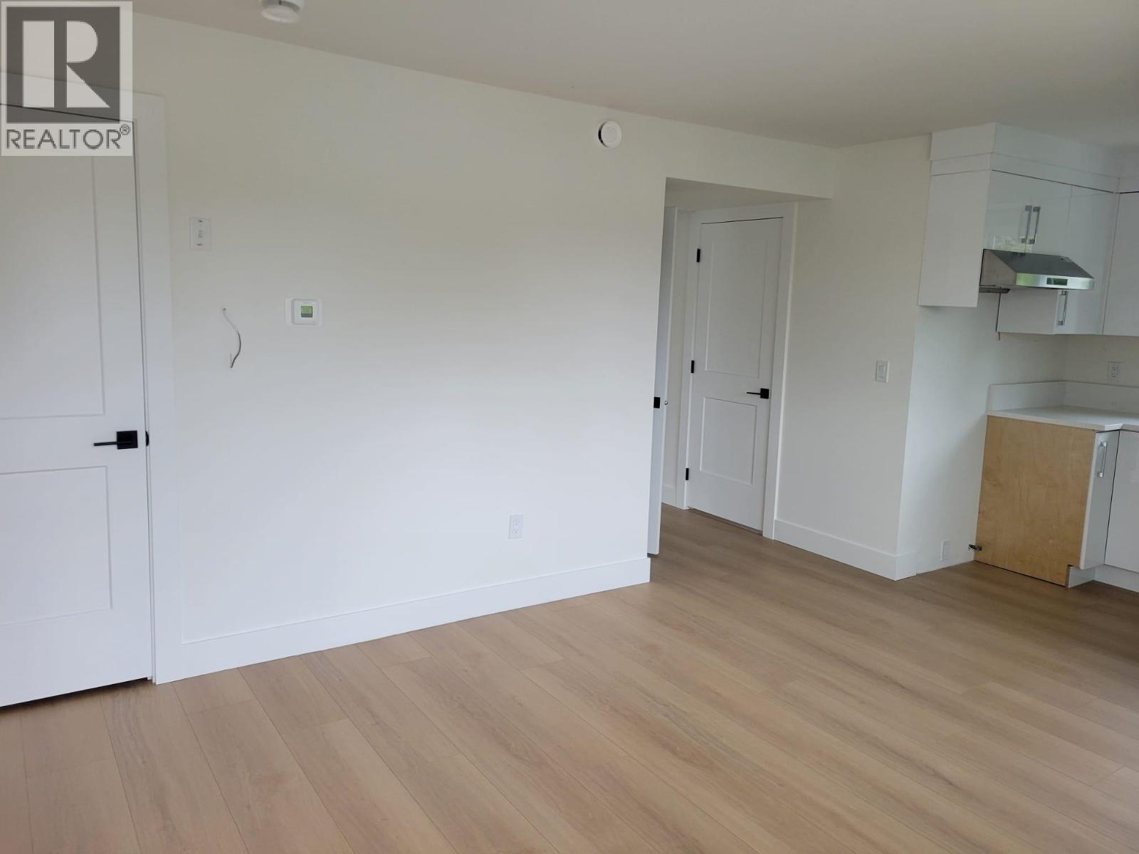 4 6765 Kitchener Street, Burnaby, British Columbia  V5B 2J8 - Photo 2 - R3095819