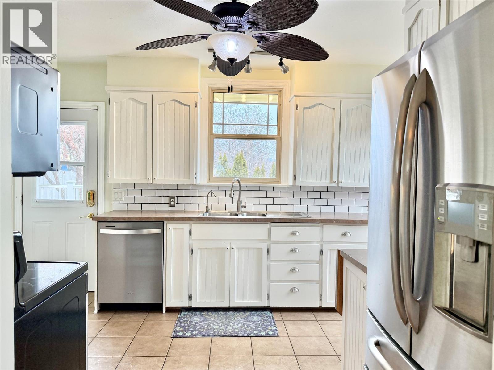 650 School Avenue, Oliver, British Columbia  V0H 1T0 - Photo 12 - 10377982