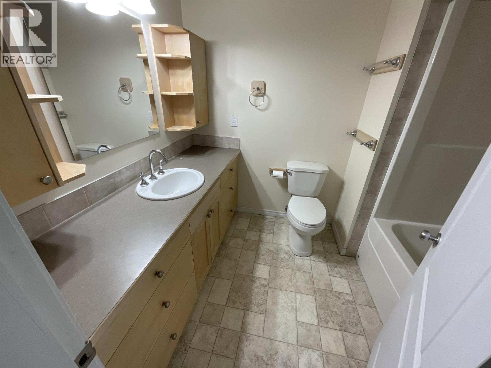 9916 111 Avenue, Fort St. John, British Columbia  V1J 2V1 - Photo 23 - R3096548